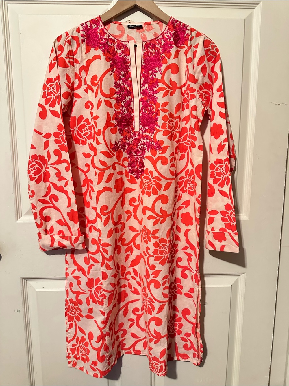 Daaman | Kurta | Daaman Floral Kurta with Embroidered Neckline